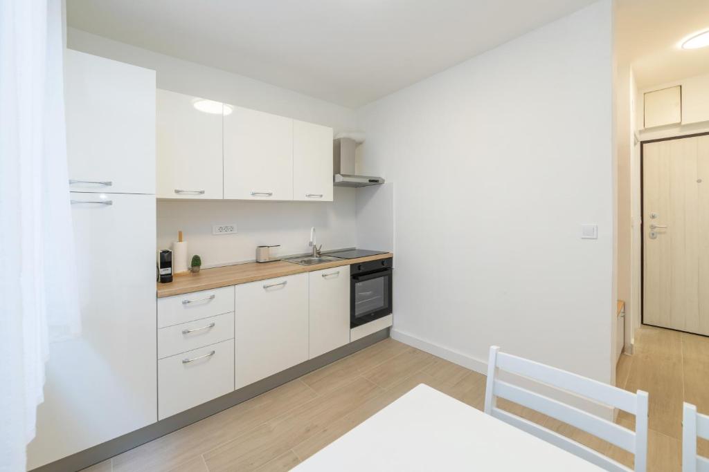 Lotos Apartment 8