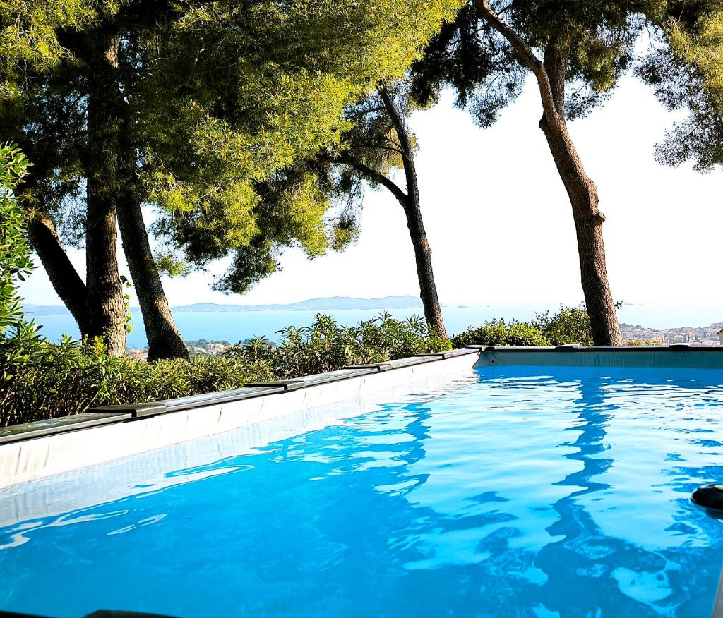 Villa "Pins d'Azur" Vue mer, Piscine et Jacuzzi 1
