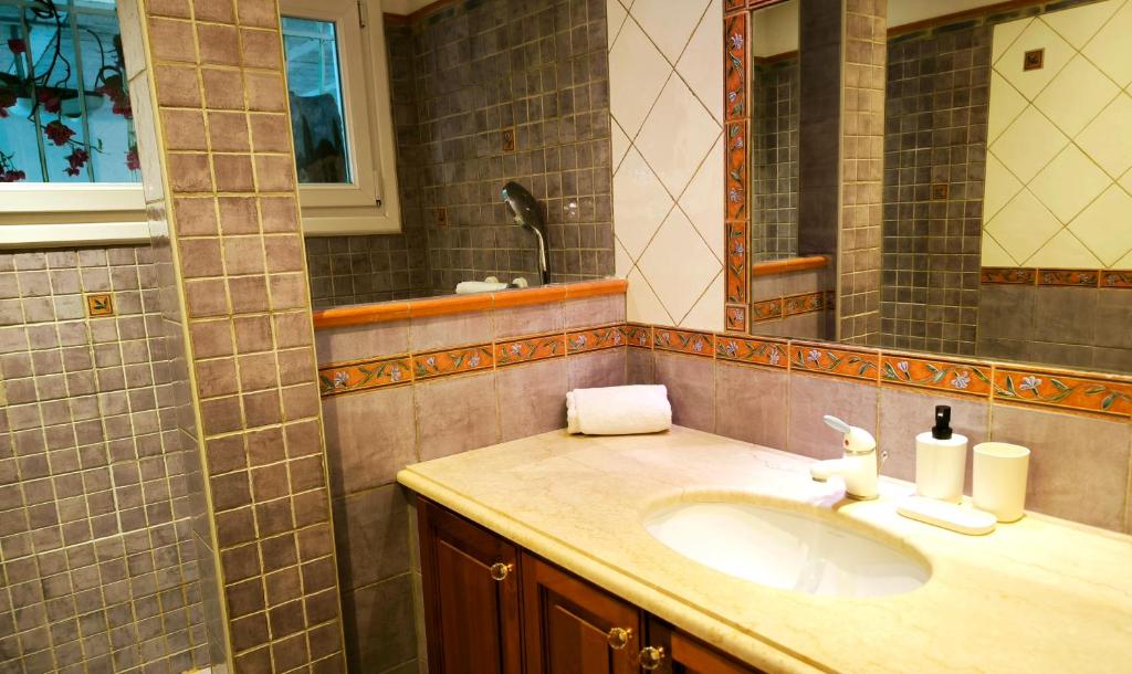 Villa "Pins d'Azur" Vue mer, Piscine et Jacuzzi 8