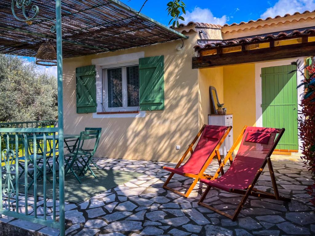 Petite maison indépendante au calme au cœur des oliviers 6