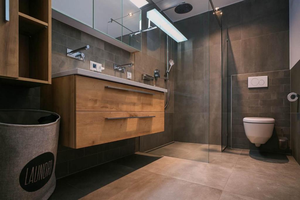 HEAVEN 7 Suite - Private Whirlpool & Garden 4