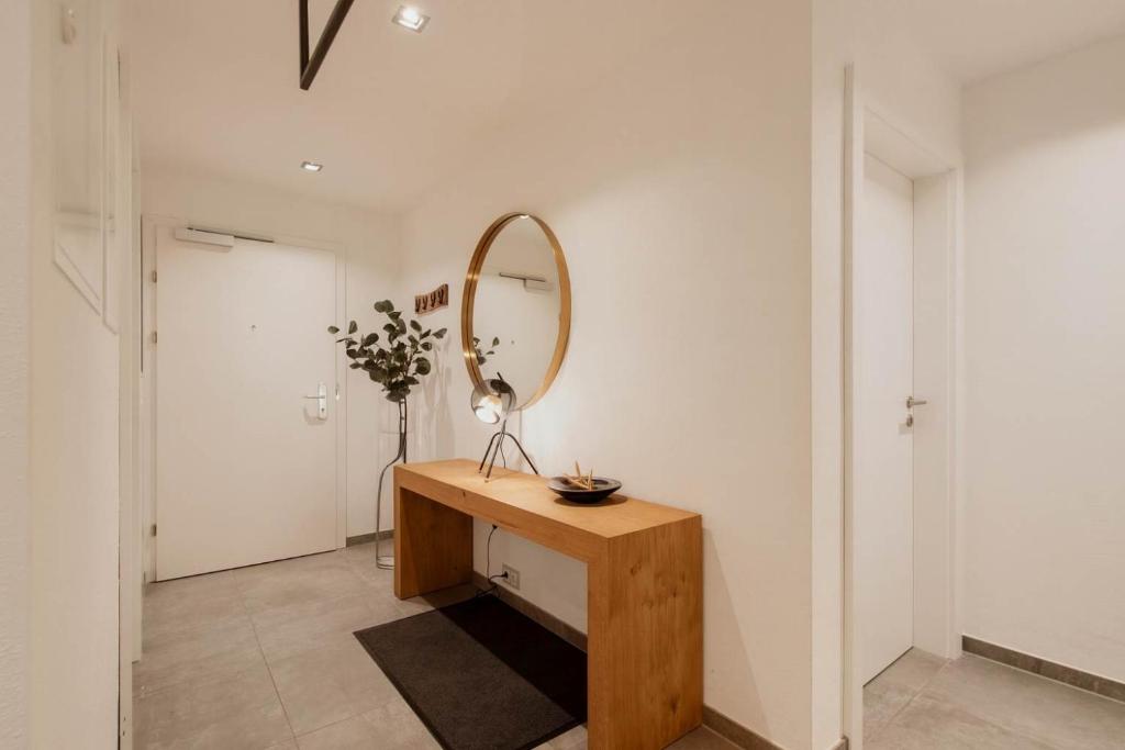 HEAVEN 7 Suite - Private Whirlpool & Garden 8
