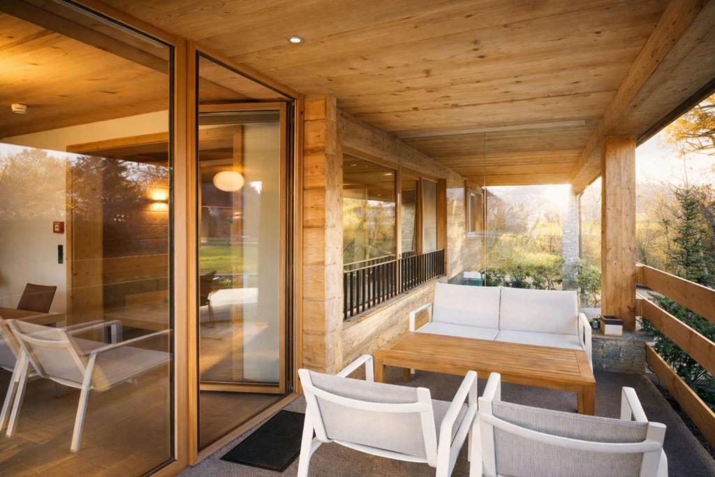 RACING Suite - Terrace & Sauna Access 2