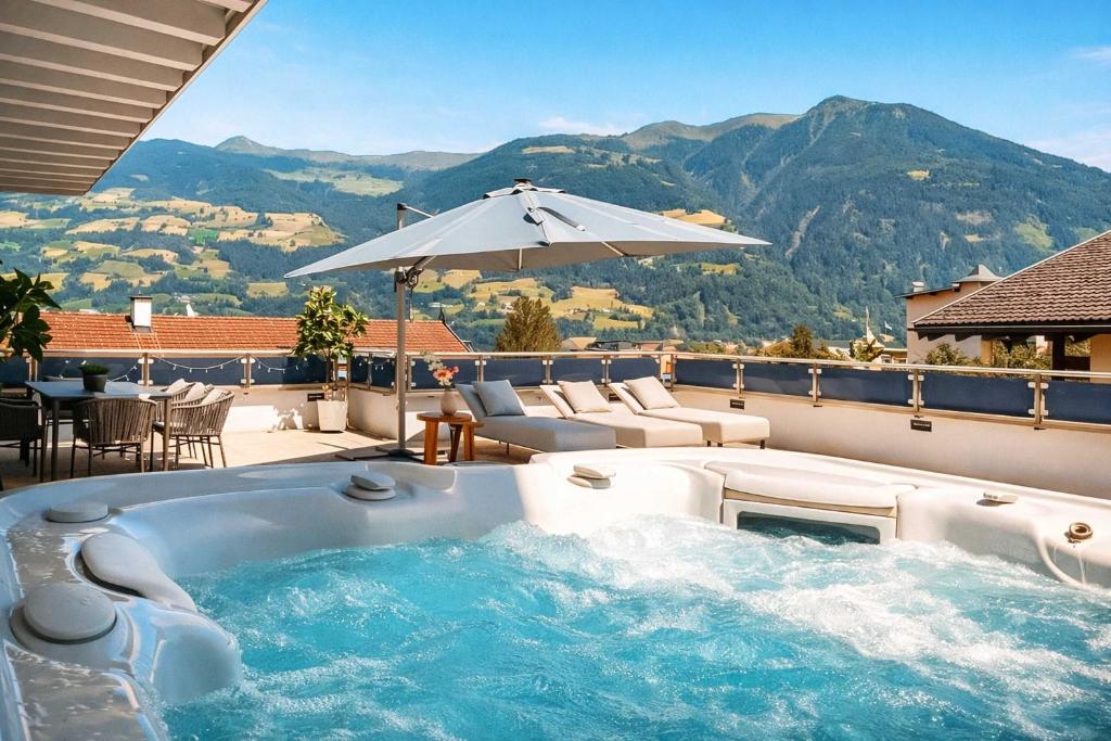 CLOUD 9 - Private Whirlpool & Rooftop Terrace 2