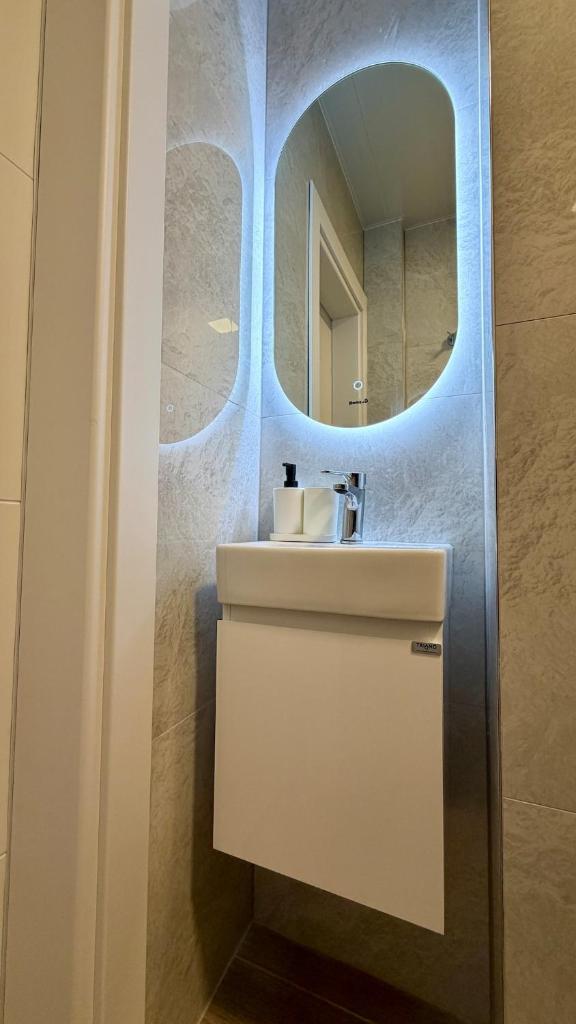 Cozy Cathedral Corner - 2 mins walk from the main pedestrian street 8