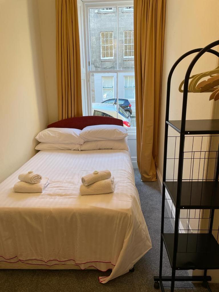 Central, Cafe society around the corner, Barony Street Apartment 6