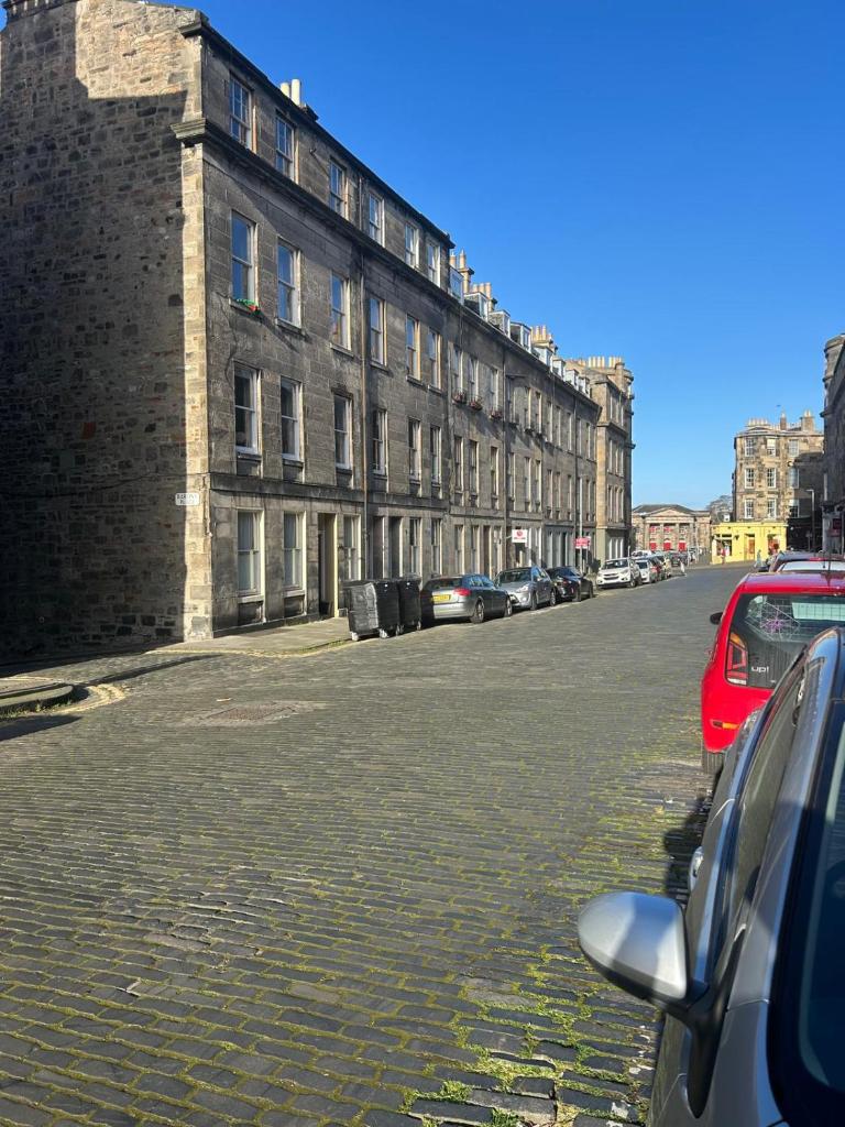 Central, Cafe society around the corner, Barony Street Apartment 5