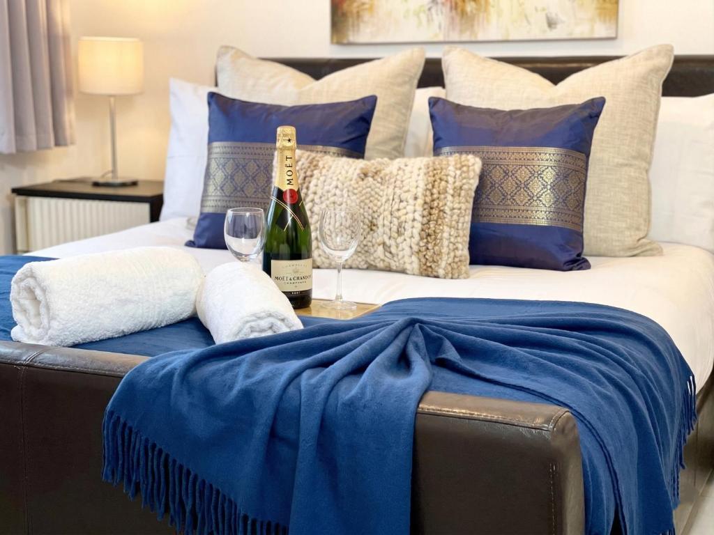 Walnut Luxurious 2-Bedroom with Ensuite - Parking, Netflix, WIFI - Close to Oxford, Bicester & Blenheim Palace 7