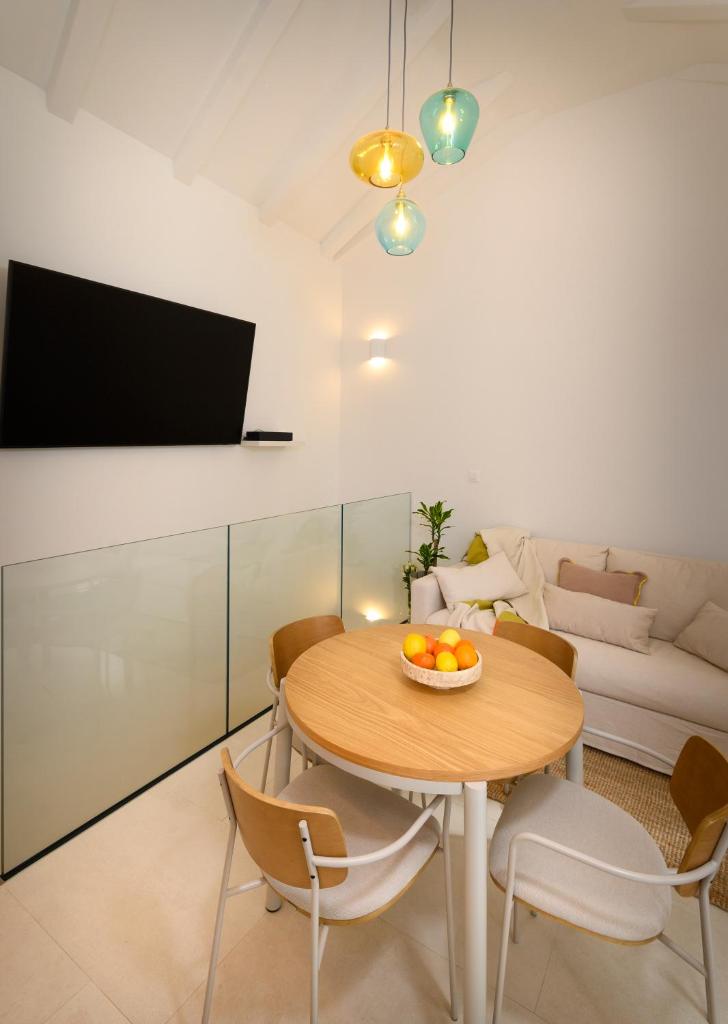 S27-Modern house in the old centre with parking 5