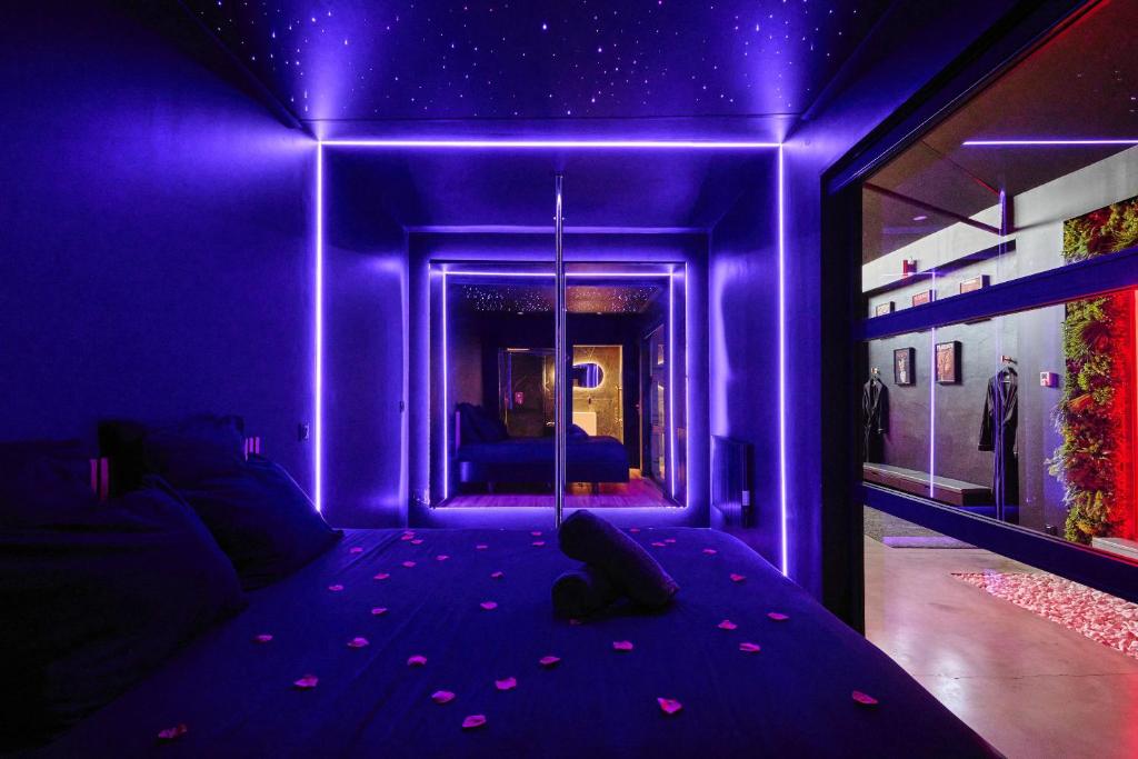 Loveroom Ô Diable Des Plaisirs 2