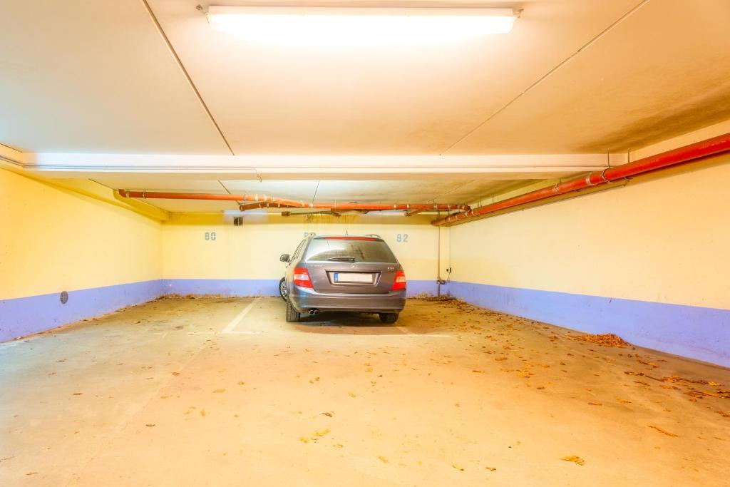 Bis 5 Personen - Helle Whg, Top Lage, 1x Tiefgarage Parkplatz 2
