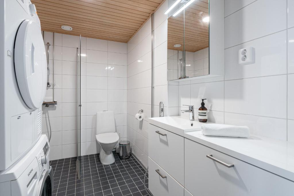 1BR at Nokia Arena - Views, Balcony & Sauna 7