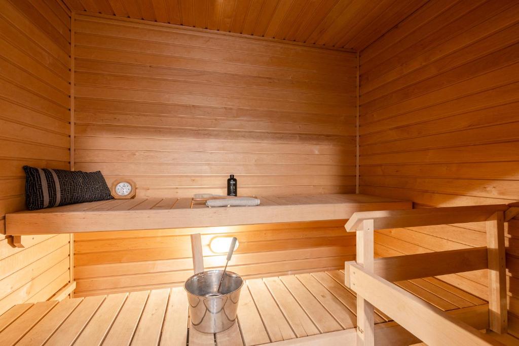 1BR at Nokia Arena - Views, Balcony & Sauna 4