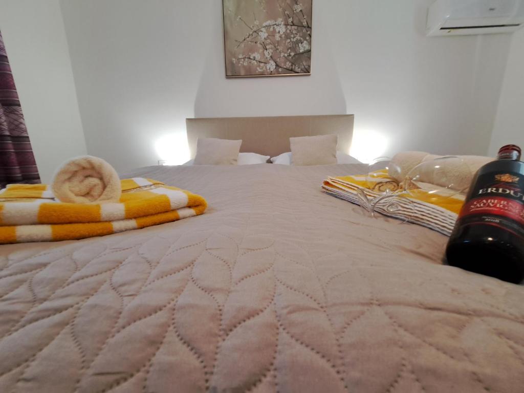 Apartments Orlić - Self check-in with code, WI-FI, Netflix, smart TV, garden, terrace 3