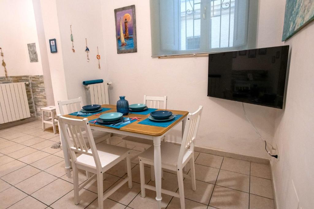 Brezza Marina Apartment, Zona Porto, Livorno 4
