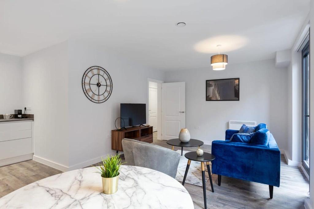 1BR Apartment in Heart of Birmingham w Balcony 6