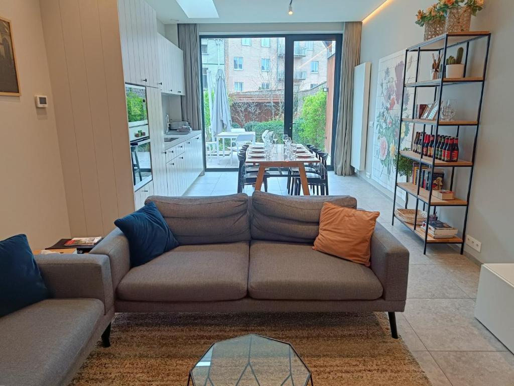 Blossom & Bloom - 3BR House with Garden near Centre 2