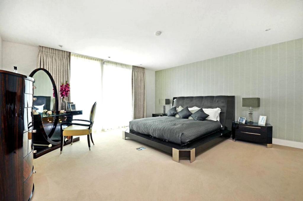Hyde Park Two Bedroom House 5