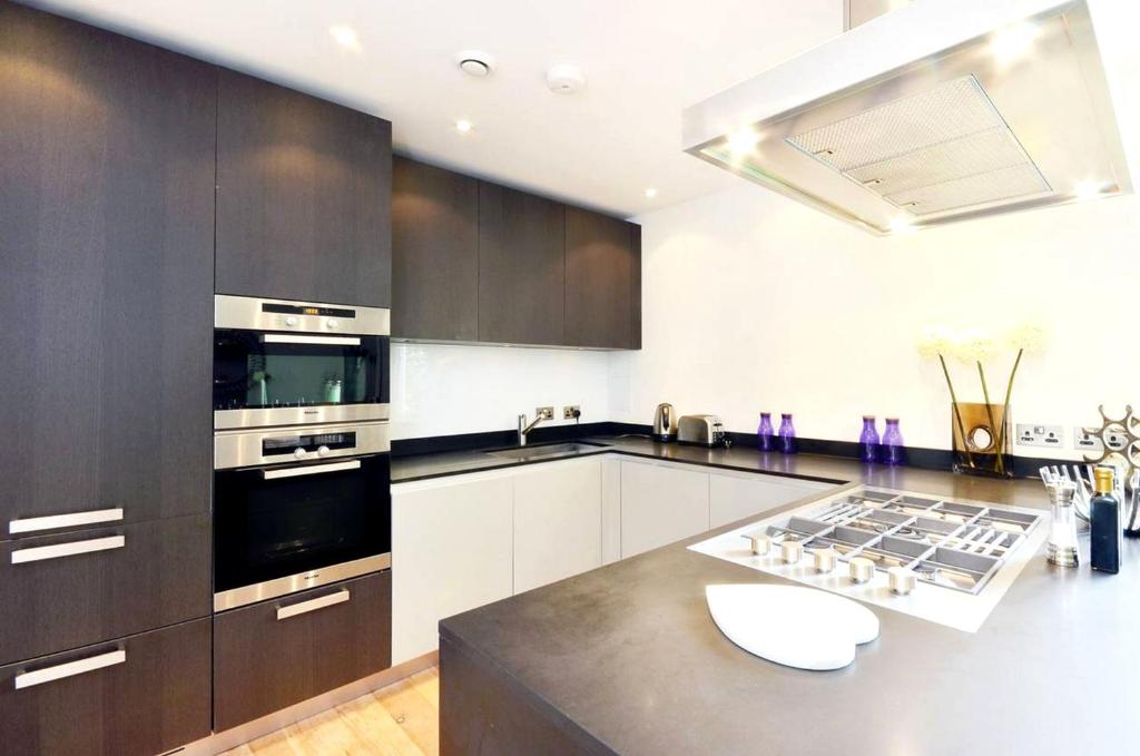 Hyde Park Two Bedroom House 6
