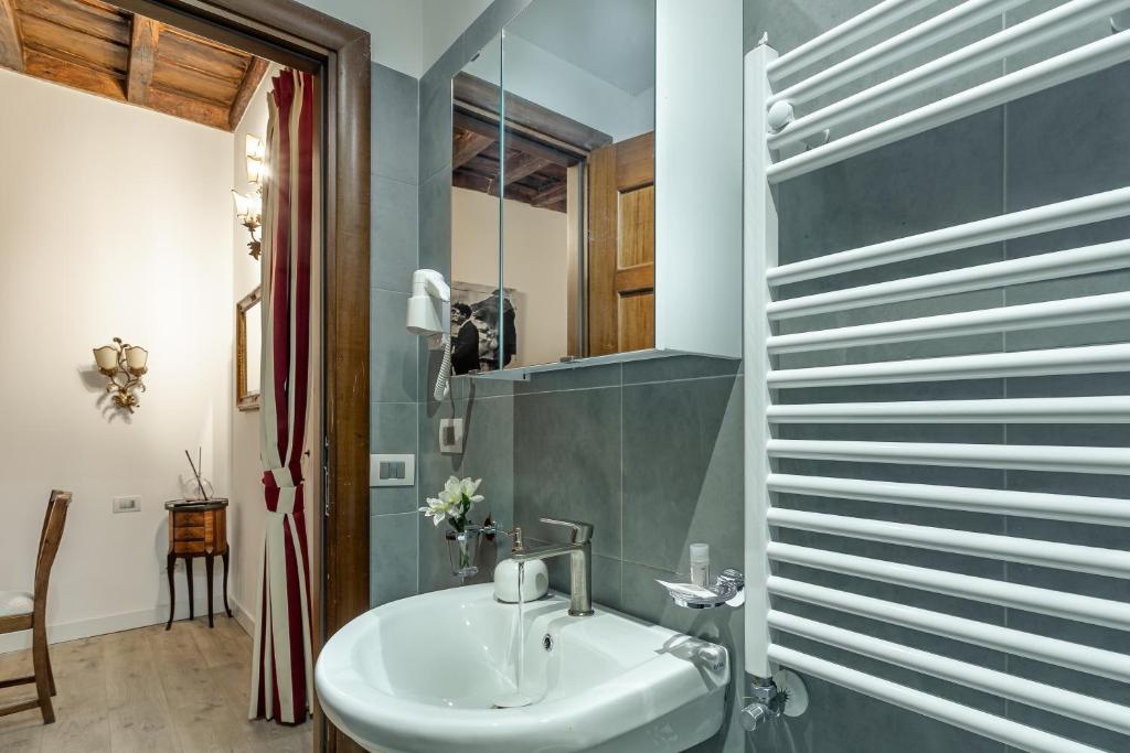 iFlat Antonella House Trevi Terrace Hideaway 3