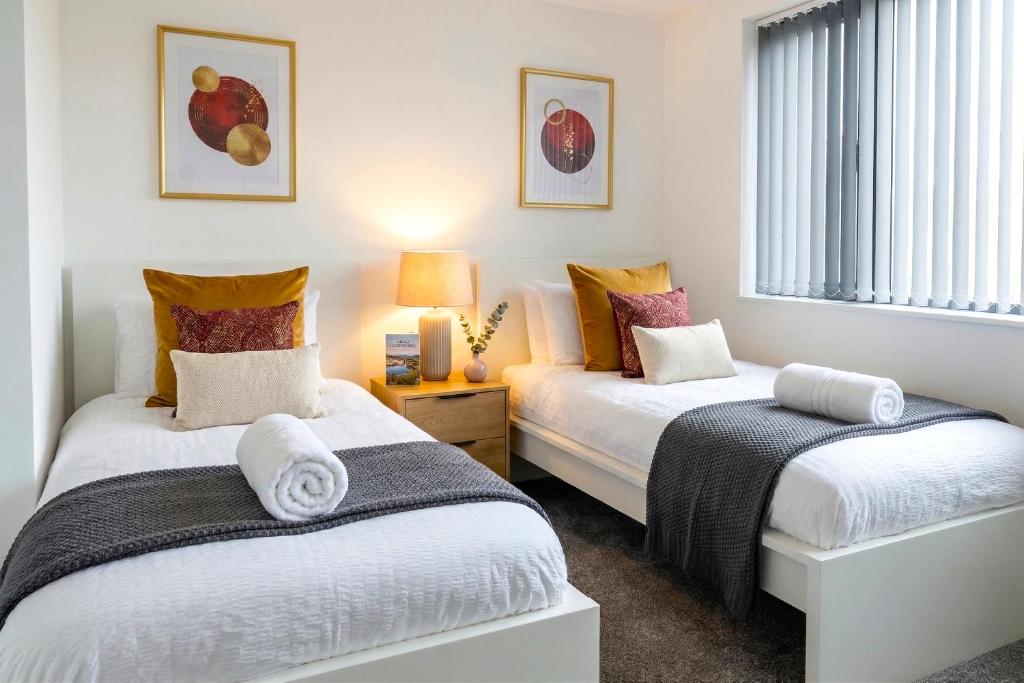 Paradigm House, Modern 2-Bedroom Duplex Apartment 2, Free Parking, Oxford 6