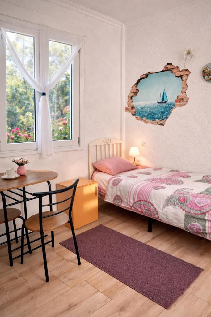 Private Guest Room with Garden Access 1