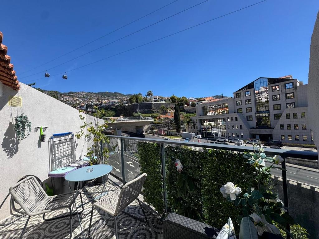 House in the Heart of Funchal with big balcony 6
