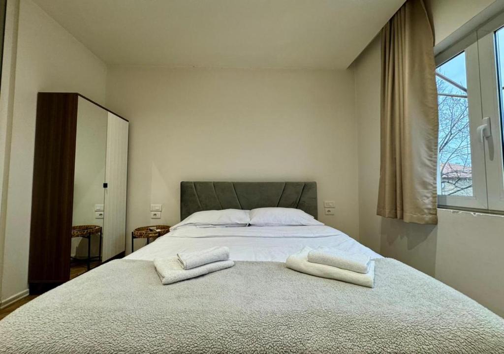 Mirea Essence - Cozy Apartment with View of Tirana 5