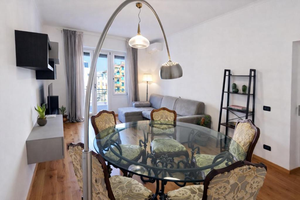 Xenia - 4 rooms apt in Via Cantore 50 4