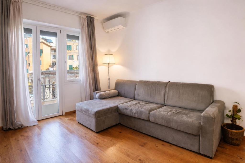 Xenia - 4 rooms apt in Via Cantore 50 5