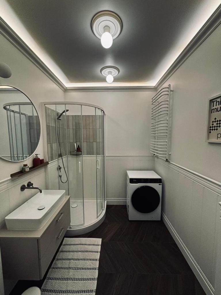 Cozy and quiet apartment in the city centre 8