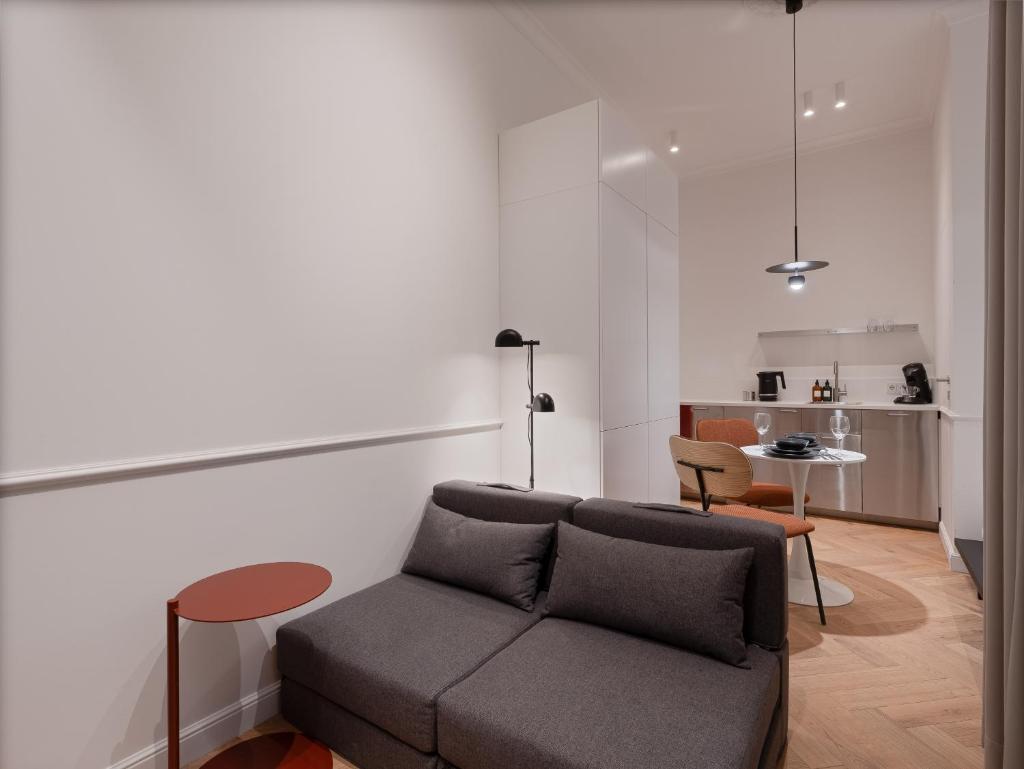 VERMA studios - 5 min to Old Town 8