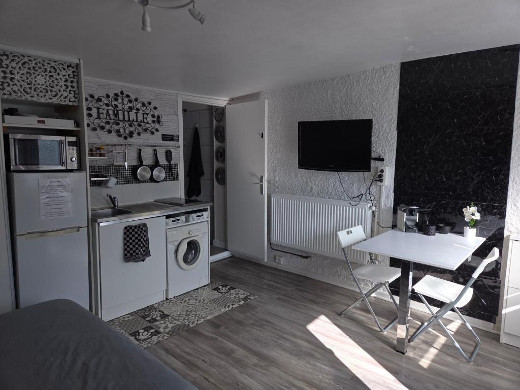 Studio avec terrasse et jardin 8