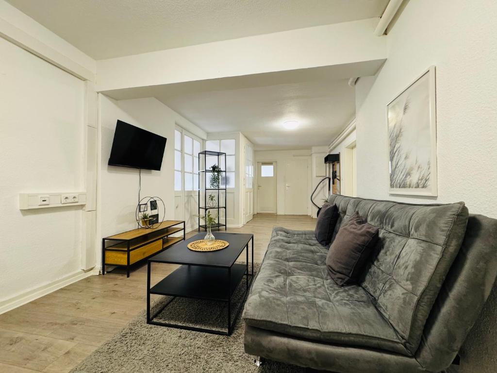 LUVA Homes Karlsruhe Center, Free Private Parking 5