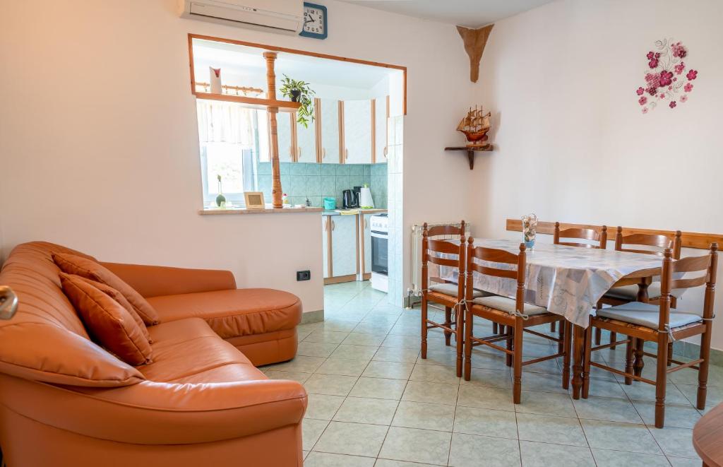 Tina Rovinj Apartment free parking&bikes 4