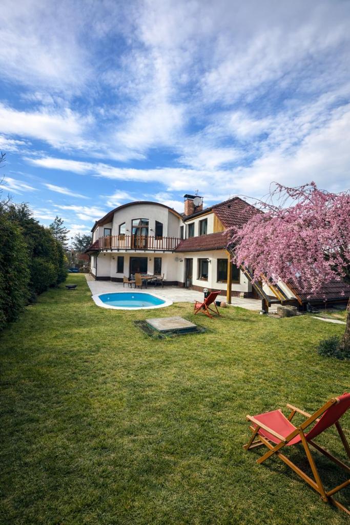 Villa Grande Praha 4