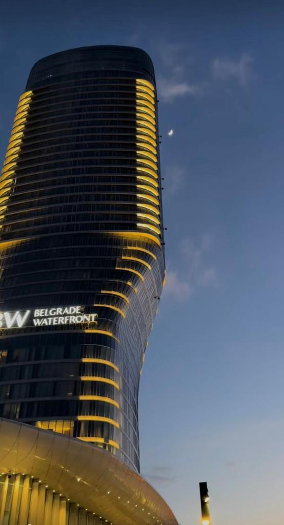 BW Metropolitan apartman 1308-with a view of the river and free garage parking 1