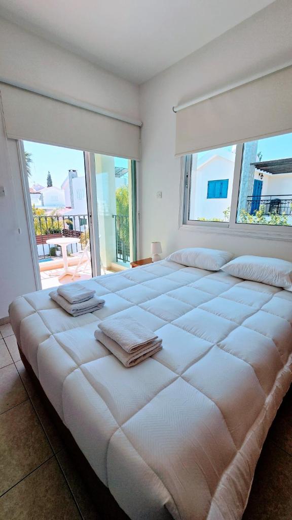 Villa Alkioni 31 with Pool and Jacuzzi 2