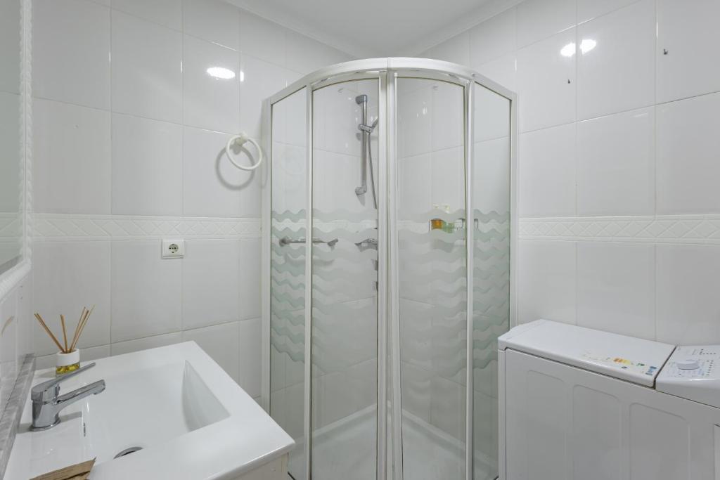 AA Guest - Sky Center BeachFront Sea Views Eco Apartment 8