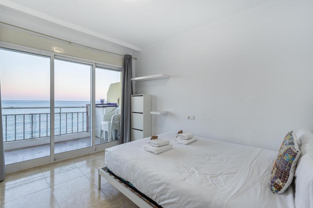 AA Guest - Sky Center BeachFront Sea Views Eco Apartment 7