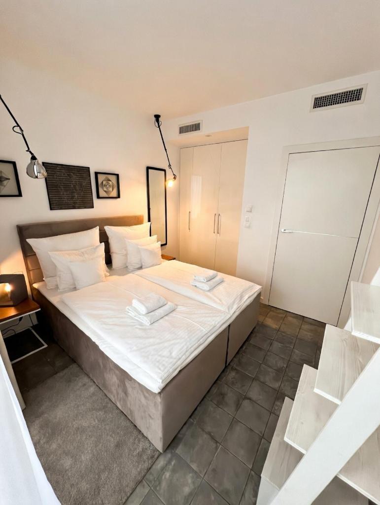 Premium Apartments by Wawel Castle 6