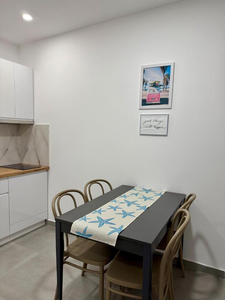 July's Beach Apartment 4