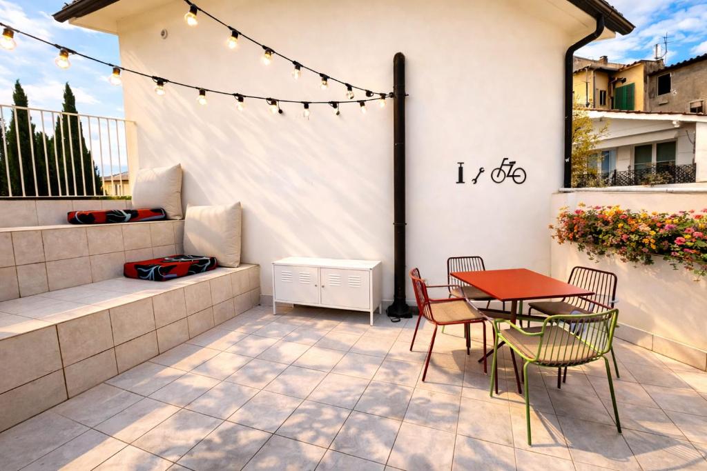 Bright House with terrace in Santa Croce 6