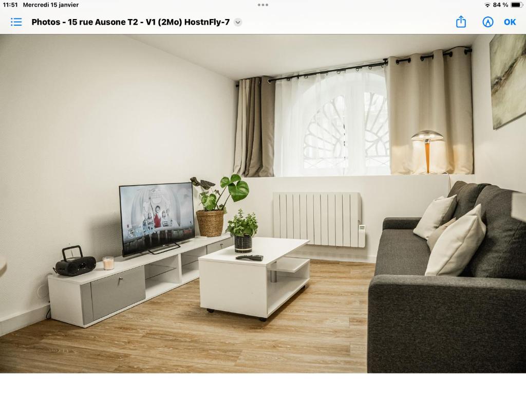 Appartement rénové place du Palais avec parking 5