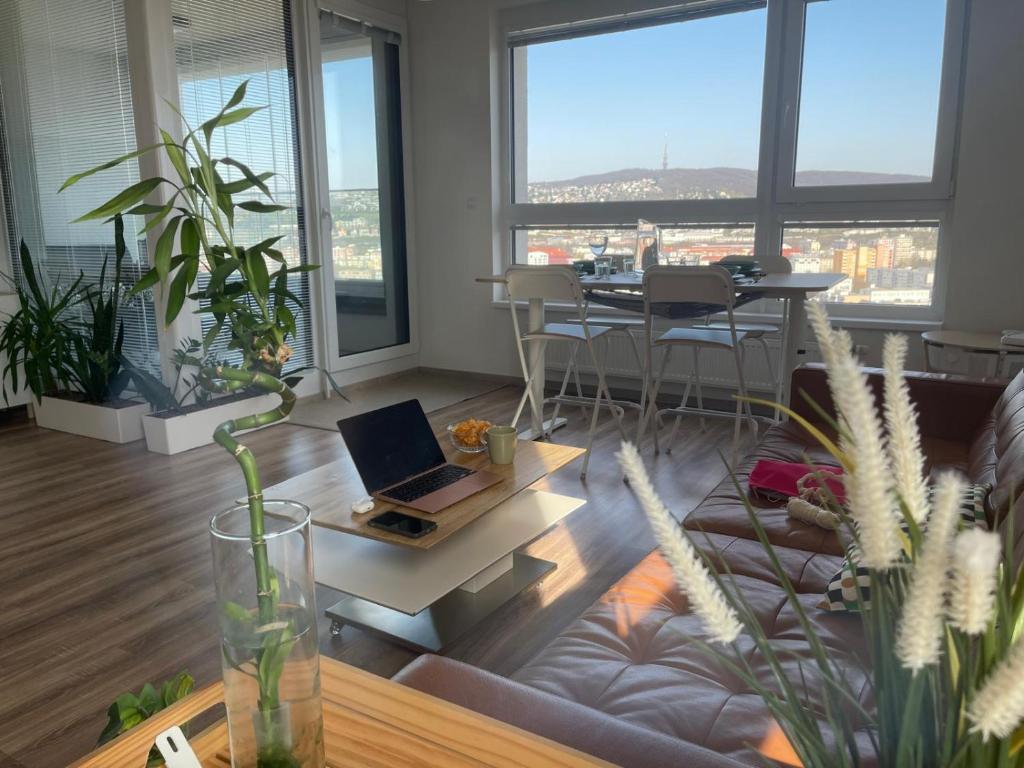 Apartment with panoramic view by the hockey arena 5