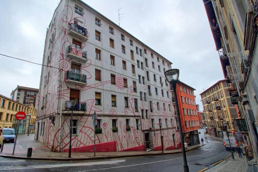 Bilbao Cozy Apartment with free Wifi 6