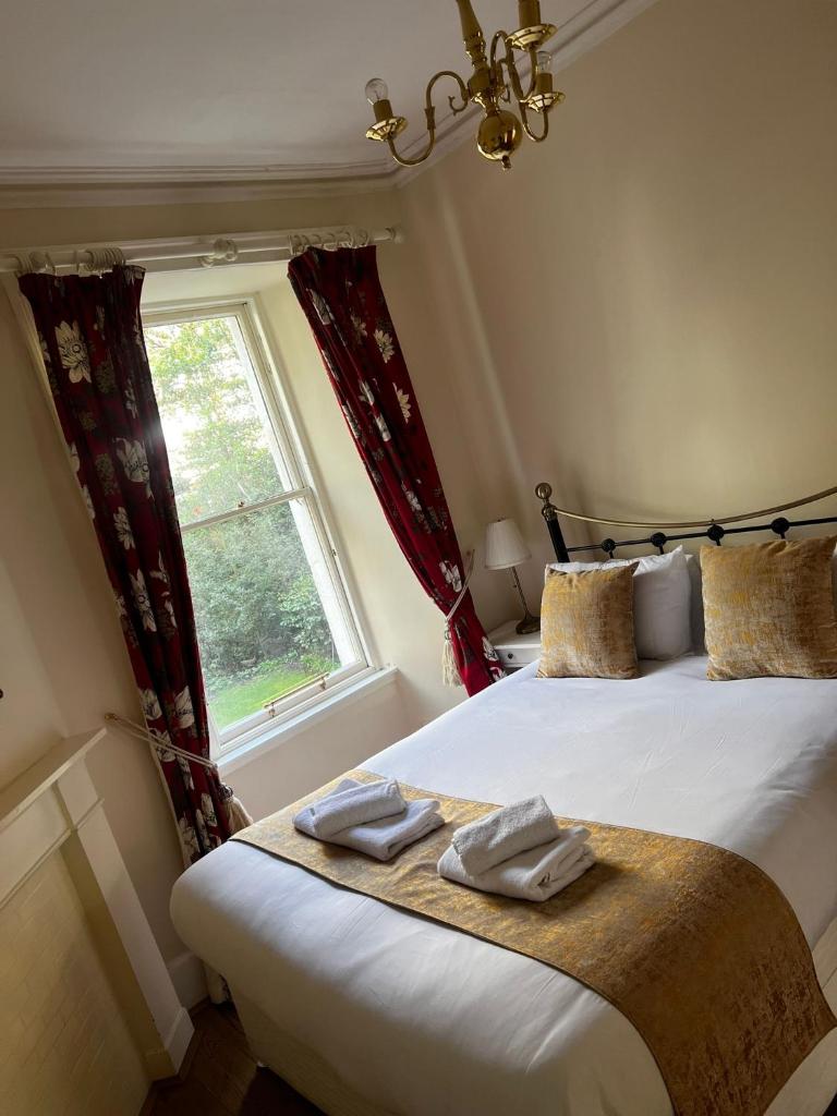 Gardners Crescent 2
