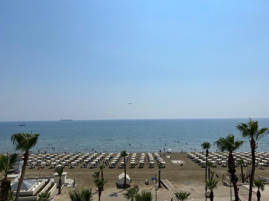Finikoudes Sunrise Sea View Lux 2