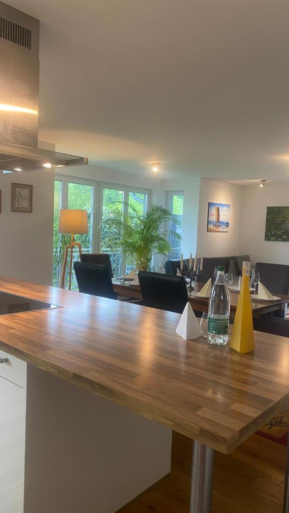 Deluxe helle Apartments mit Terrasse & WLAN zw Freiburg u Frankreich, private Zimmer für Handwerker 5