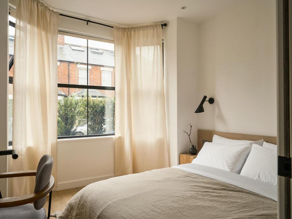 Elegant 3BR Garden Flat - Steps from Central Oxford 6